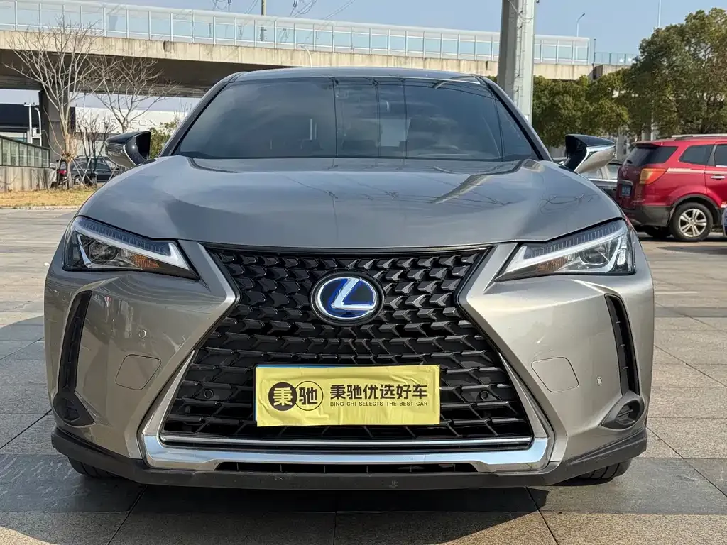Lexus UX — фото 3