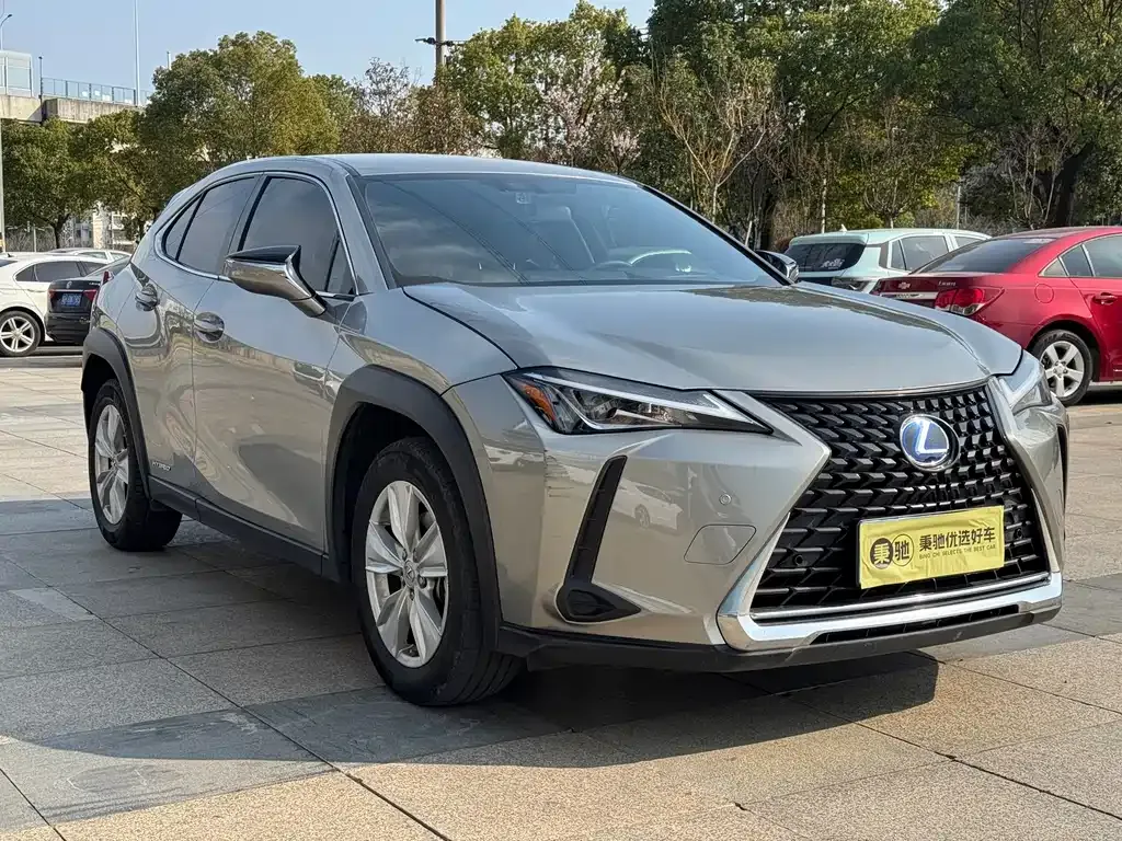 Lexus UX — фото 10
