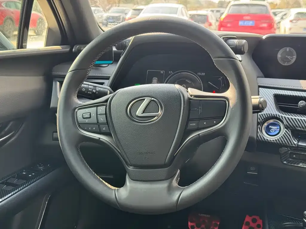 Lexus UX — фото 6