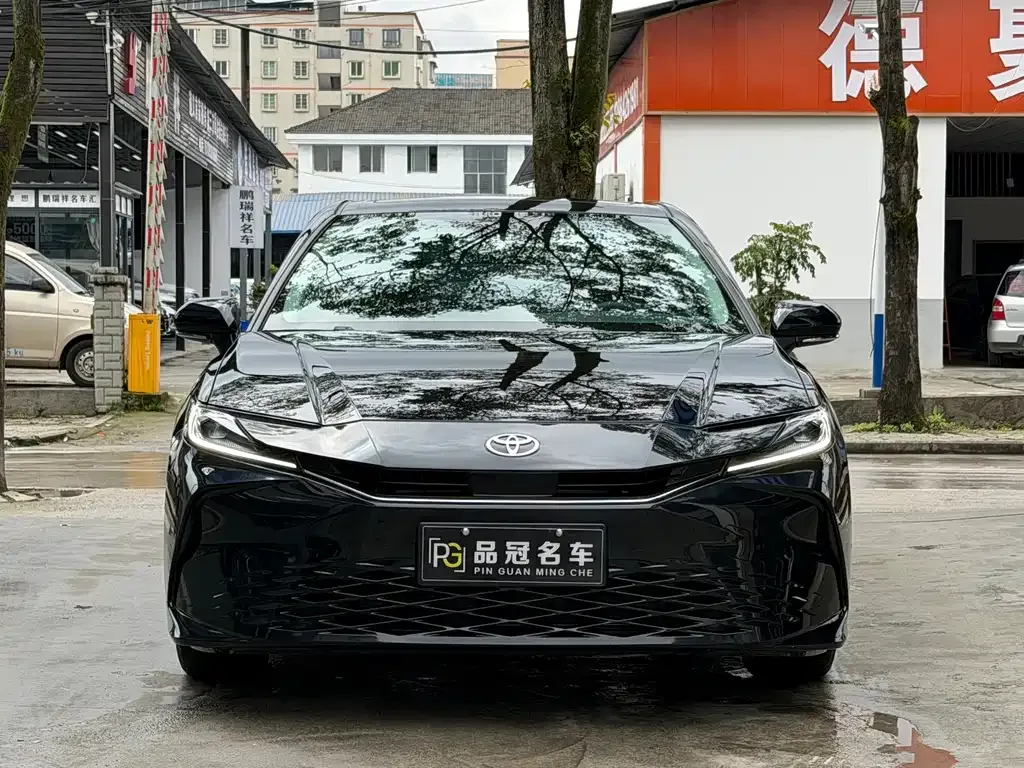 Toyota Camry — фото 7
