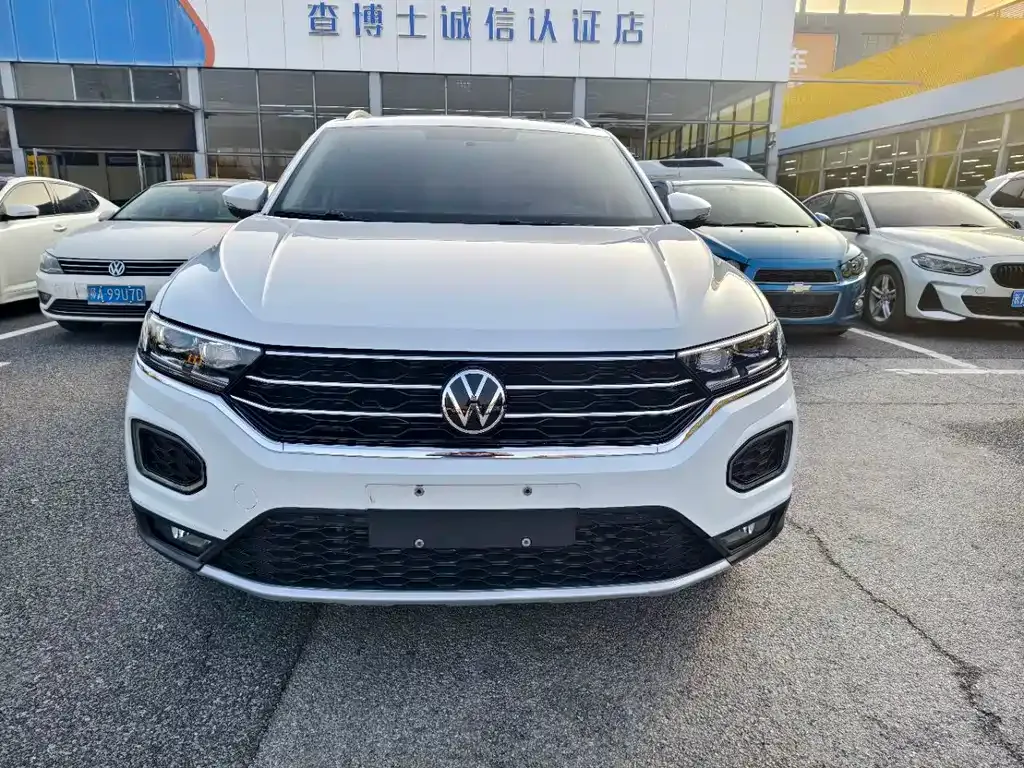 Volkswagen T-Roc — фото 8