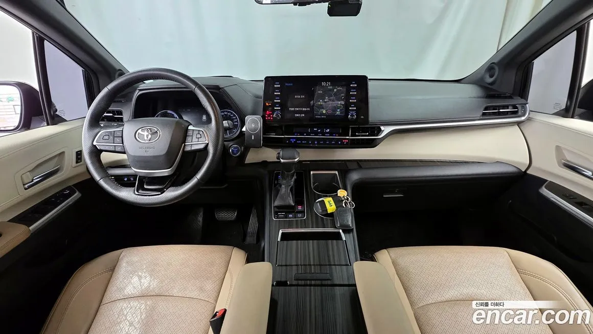 Toyota Sienna — фото 2