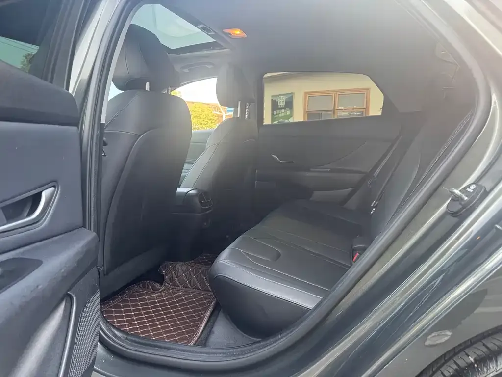 Hyundai Elantra 2024 из CN, фото 9