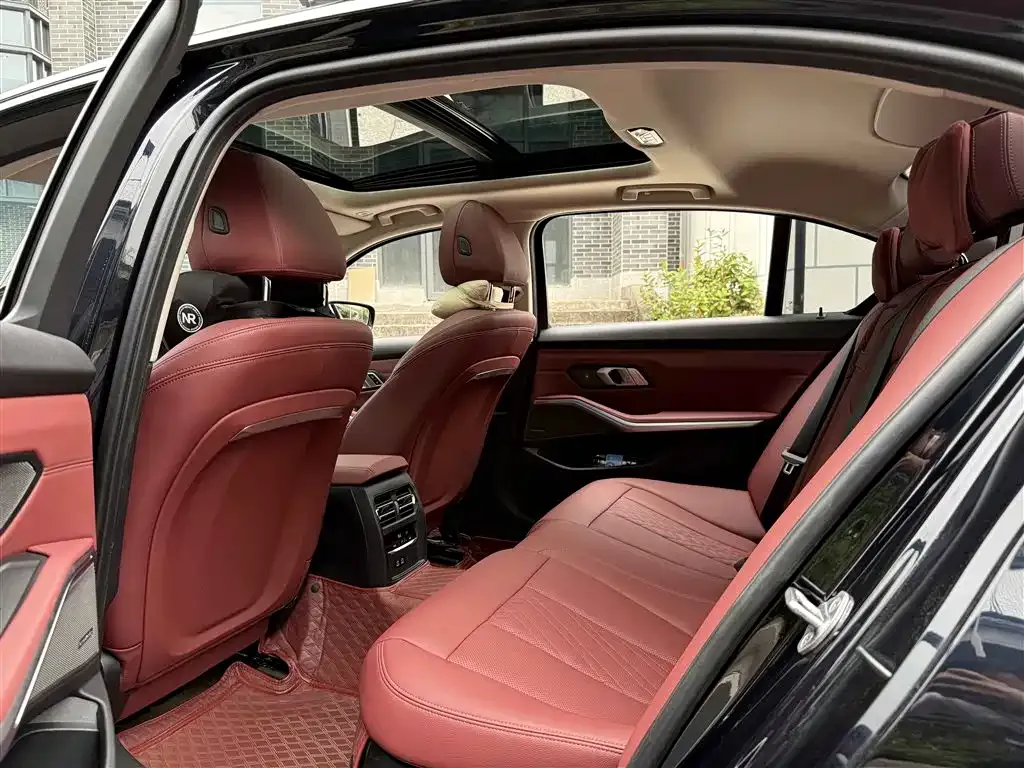 BMW 3 Series 2024 из CN, фото 8