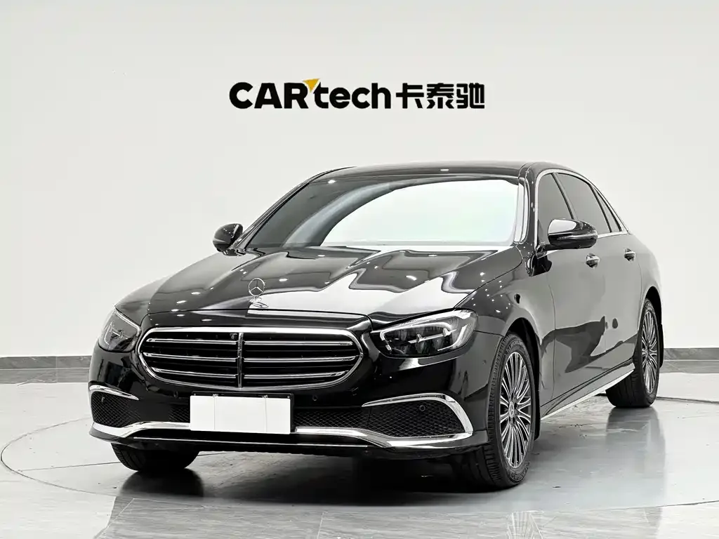 Mercedes-Benz E-Class — фото 1