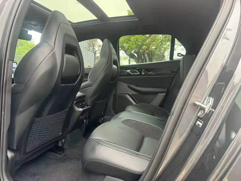 Lynk & Co 03 2024 из CN, фото 10