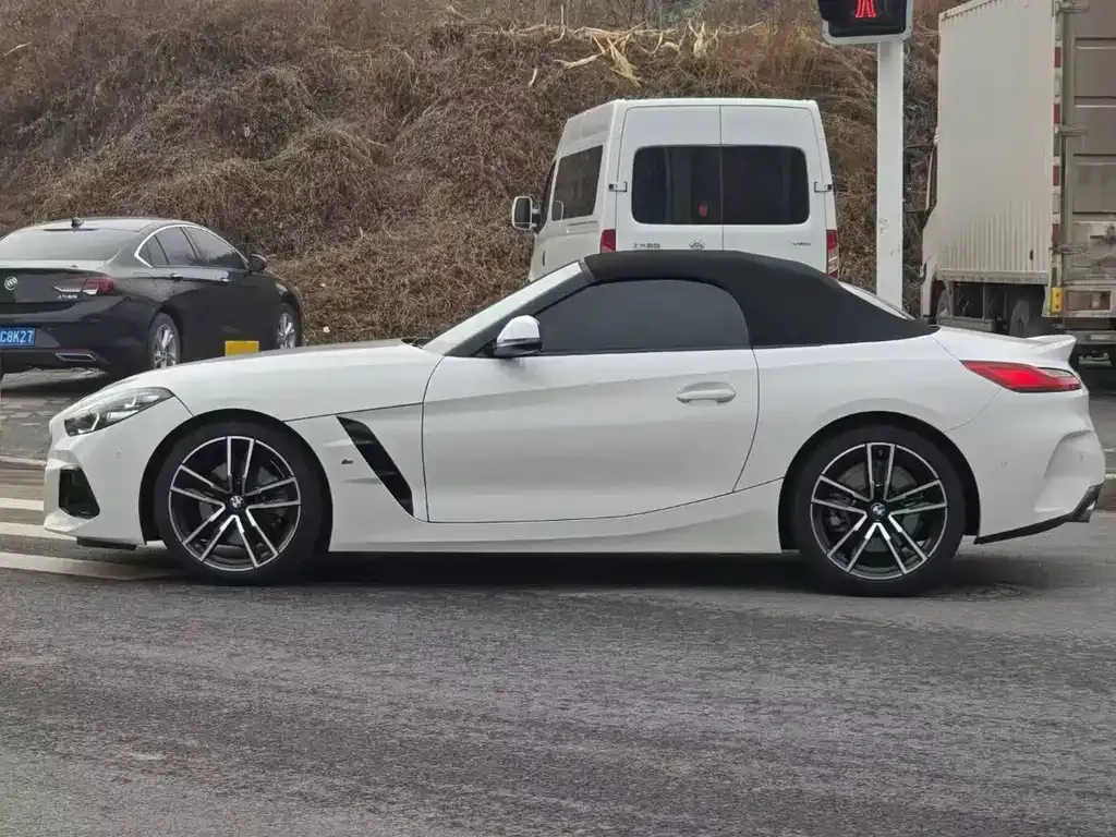 BMW Z4 — фото 9
