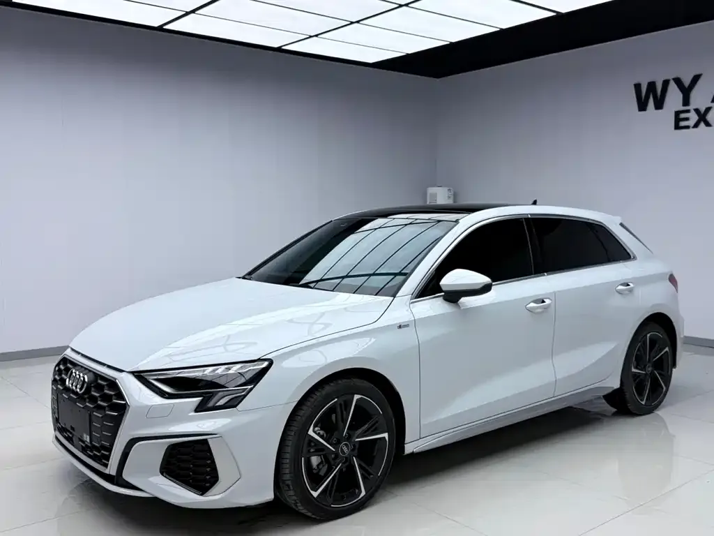Audi A3 2023 из CN, фото 1