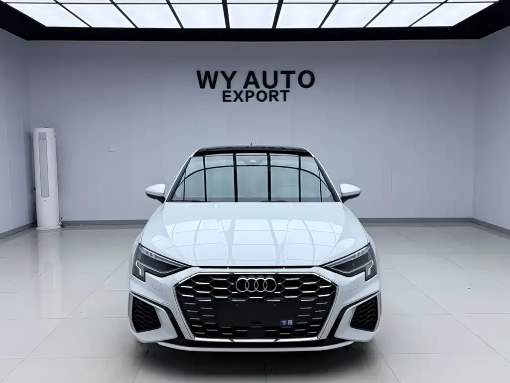 Audi A3 2023 из CN, фото 2