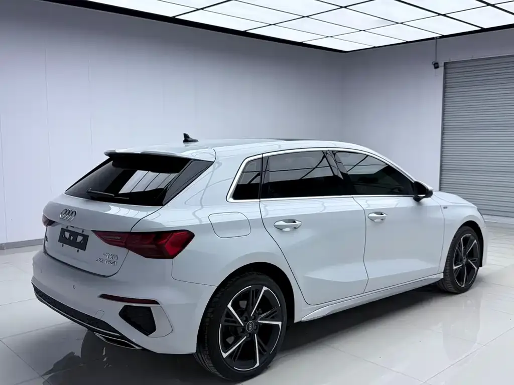 Audi A3 2023 из CN, фото 9