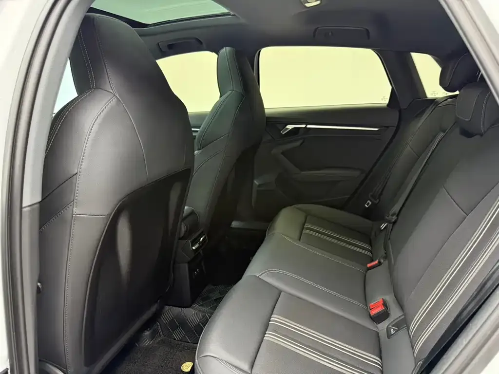 Audi A3 2023 из CN, фото 6