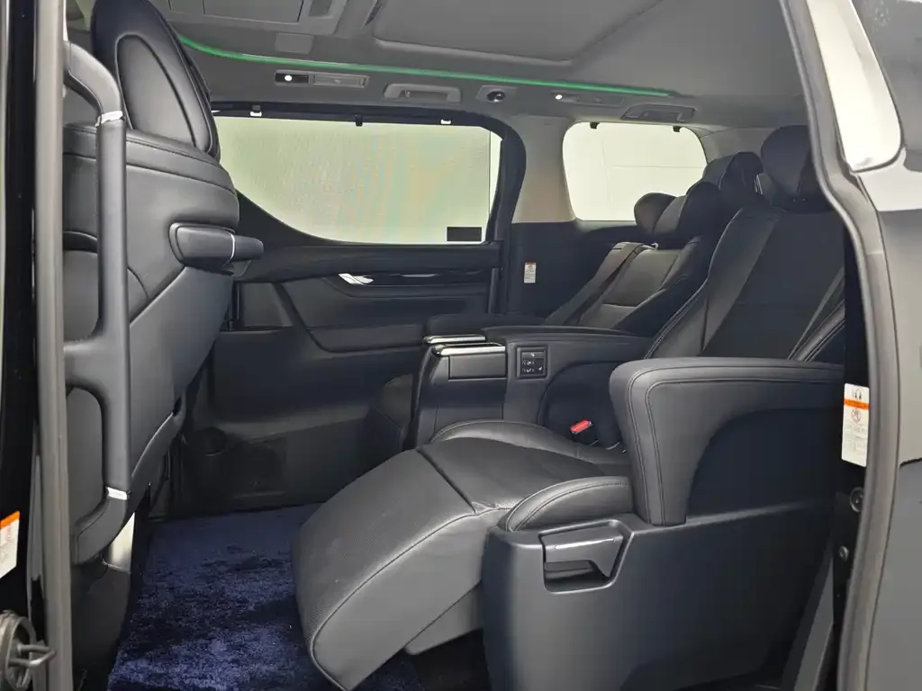 Toyota Vellfire 2022 из CN, фото 4