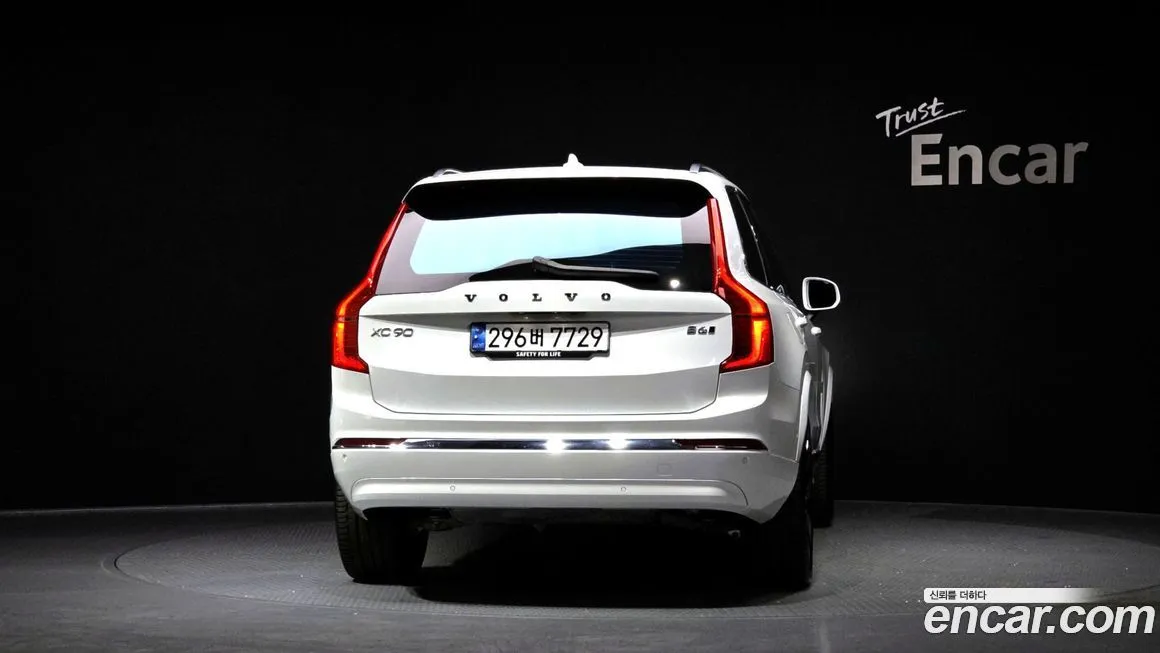 Volvo XC90 — фото 9