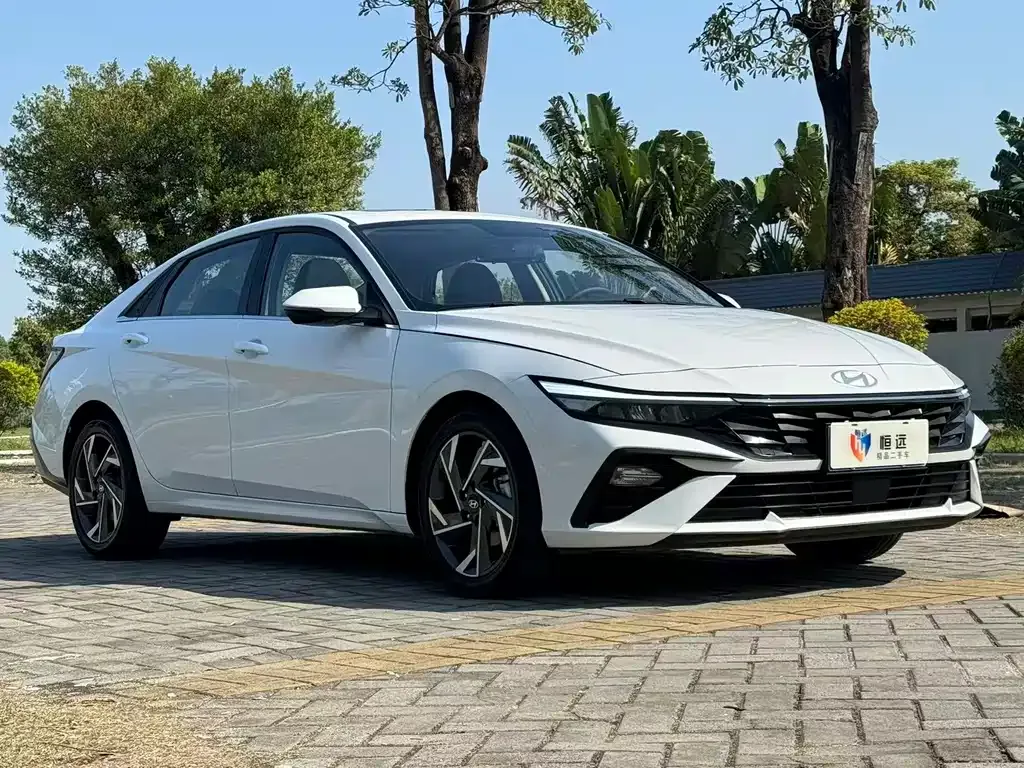 Hyundai Elantra — фото 8