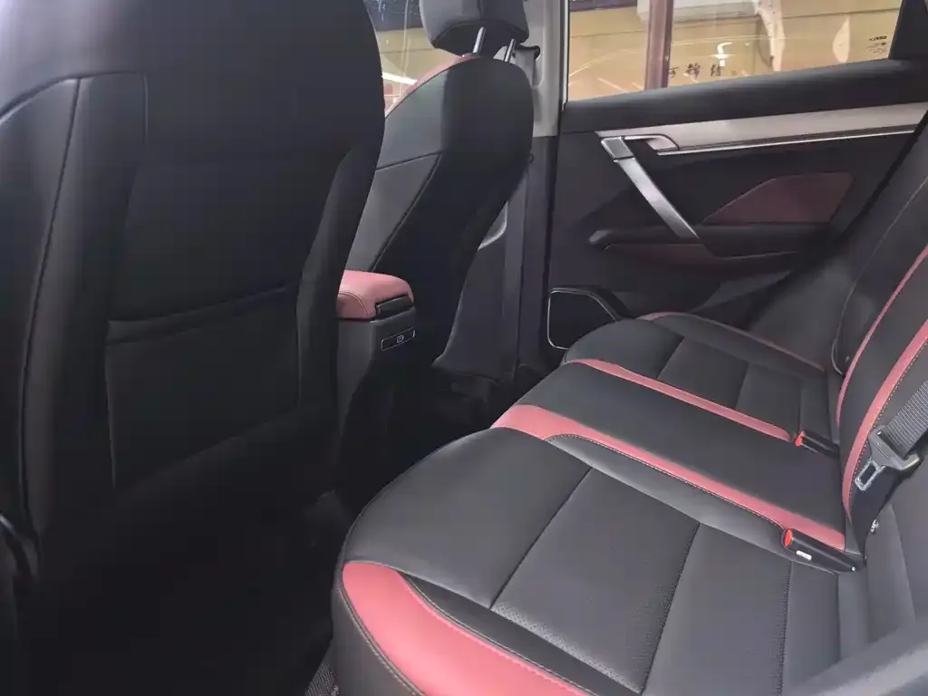 Geely Binyue 2023 из CN, фото 2