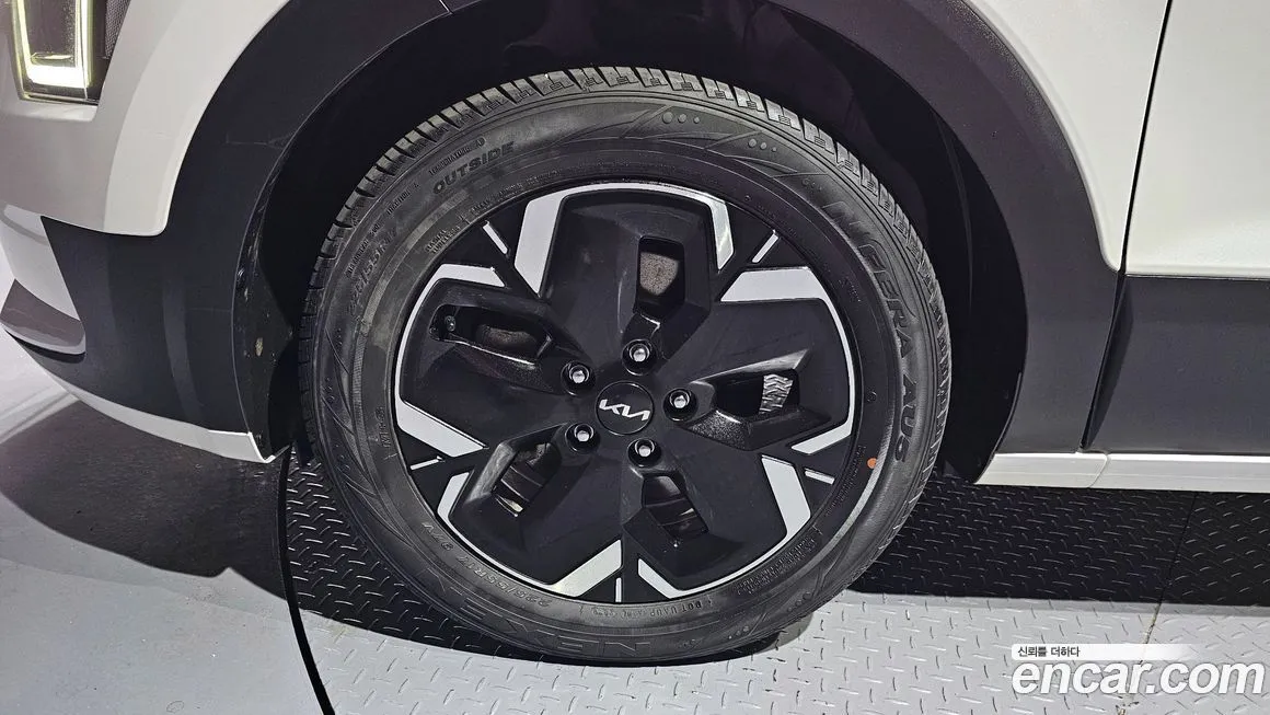 Kia Niro 2023 из KR, фото 8