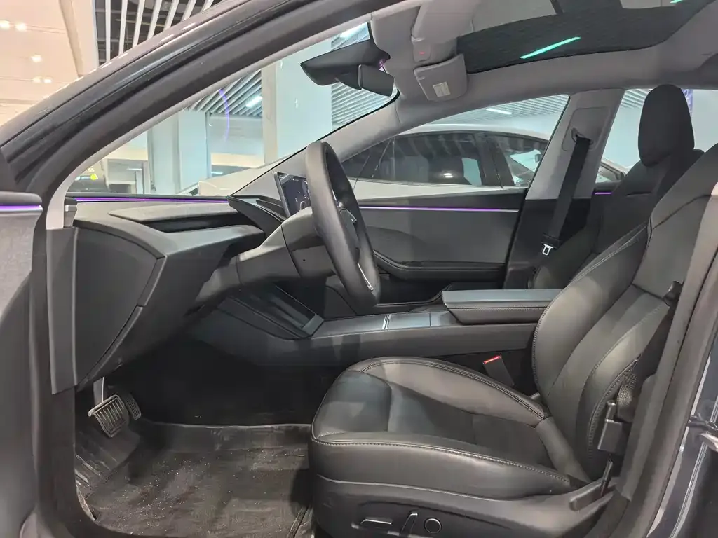Tesla Model 3 — фото 4