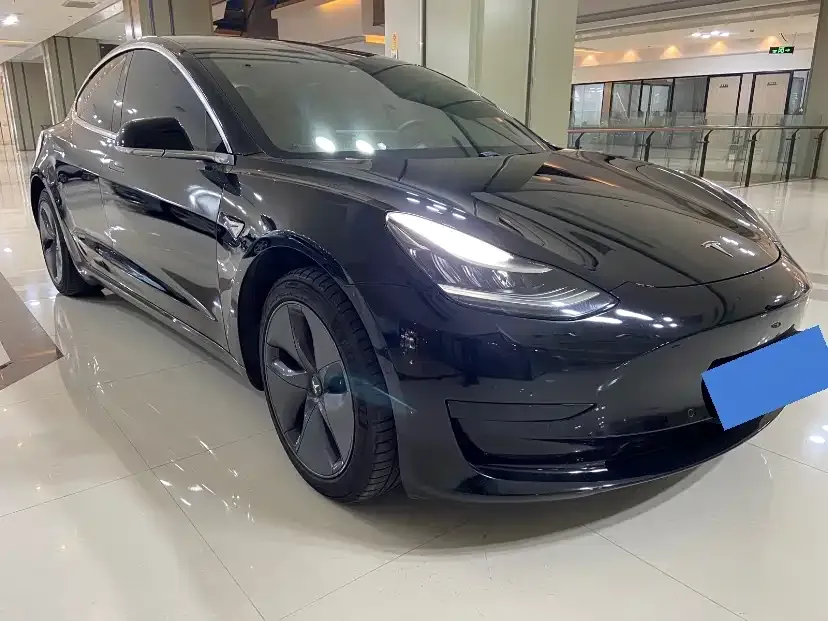 Tesla Model 3 — фото 2