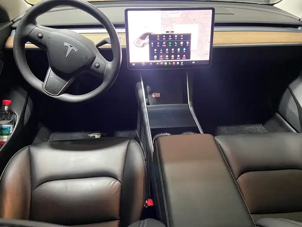 Tesla Model 3 — фото 9