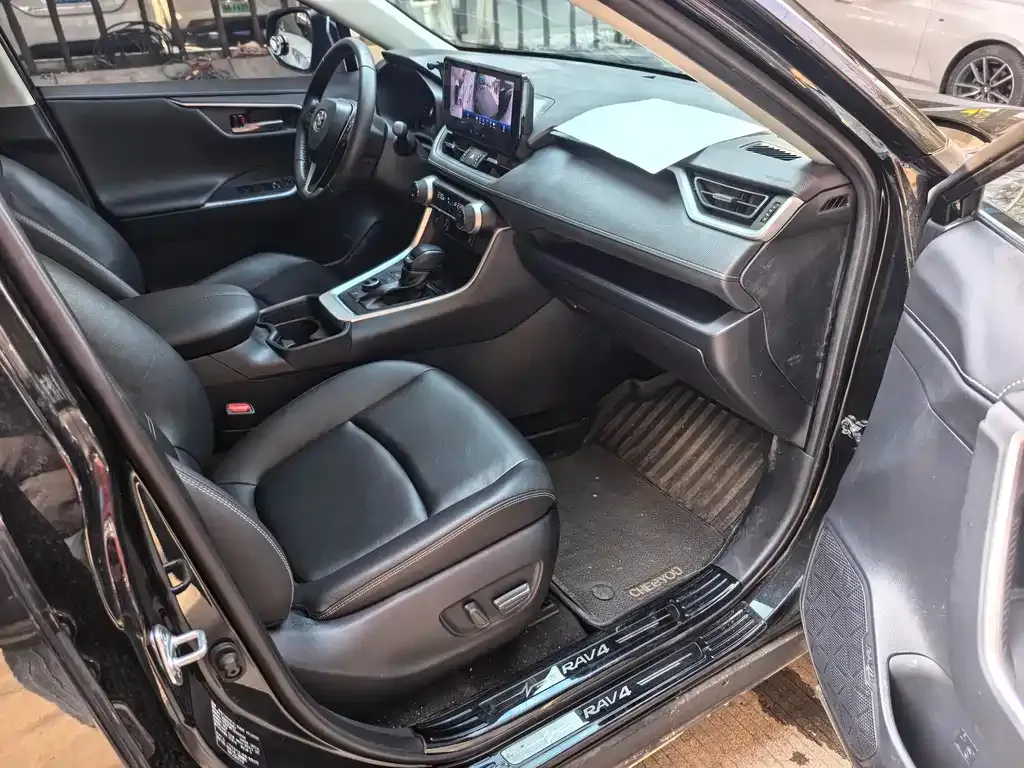Toyota RAV4 2024 из CN, фото 5