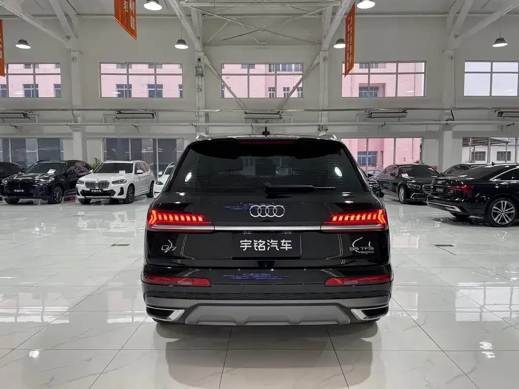 Audi Q7 — фото 4