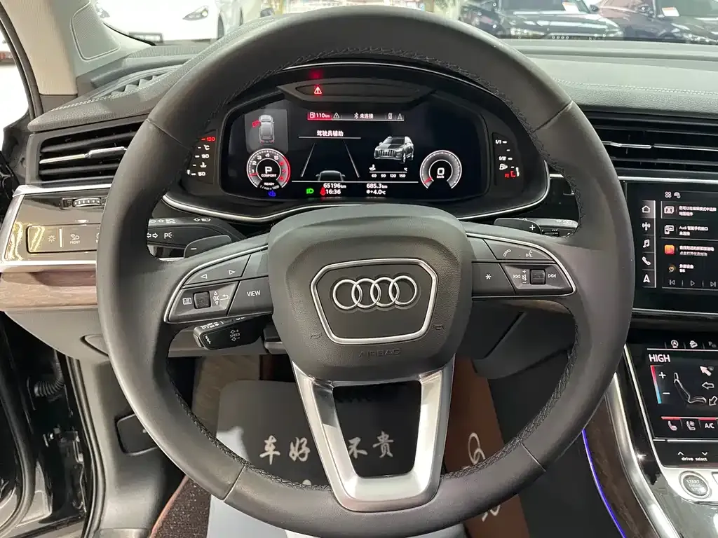 Audi Q7 — фото 8