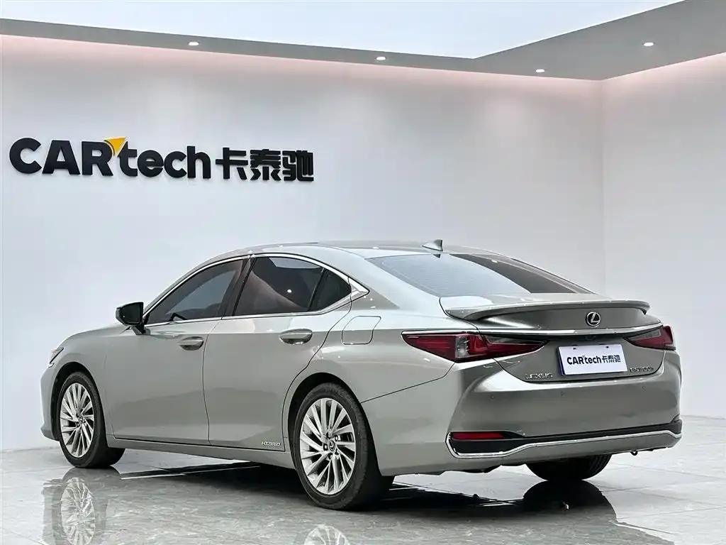 Lexus ES — фото 8
