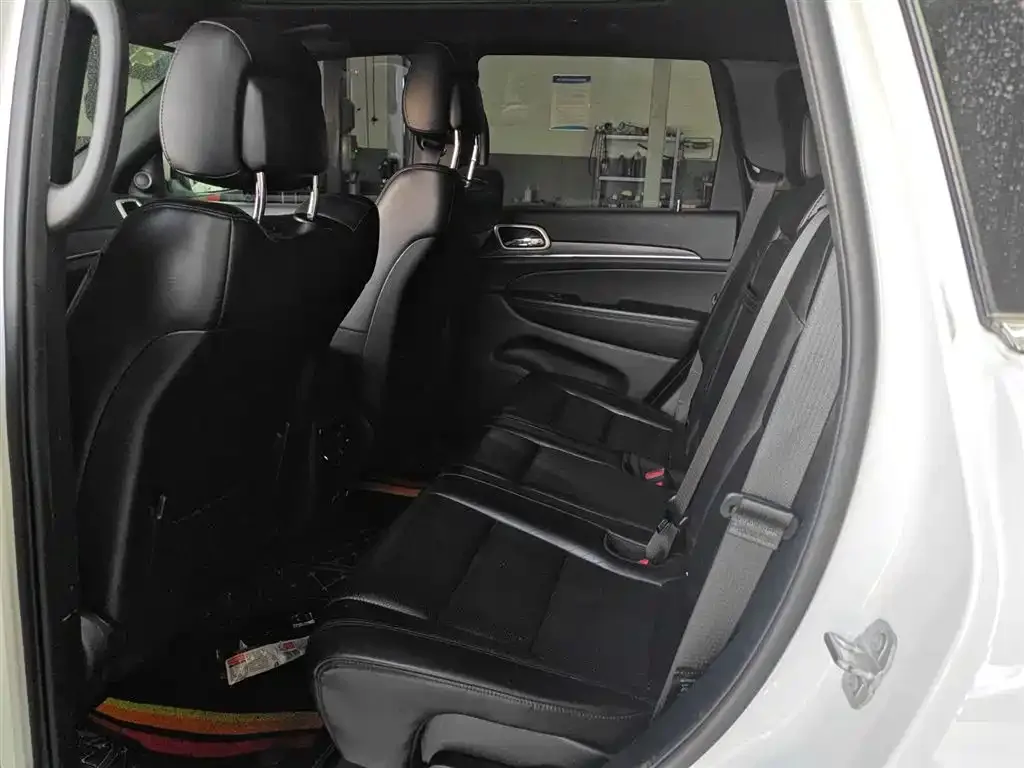 Jeep Grand Cherokee (Import) — фото 2