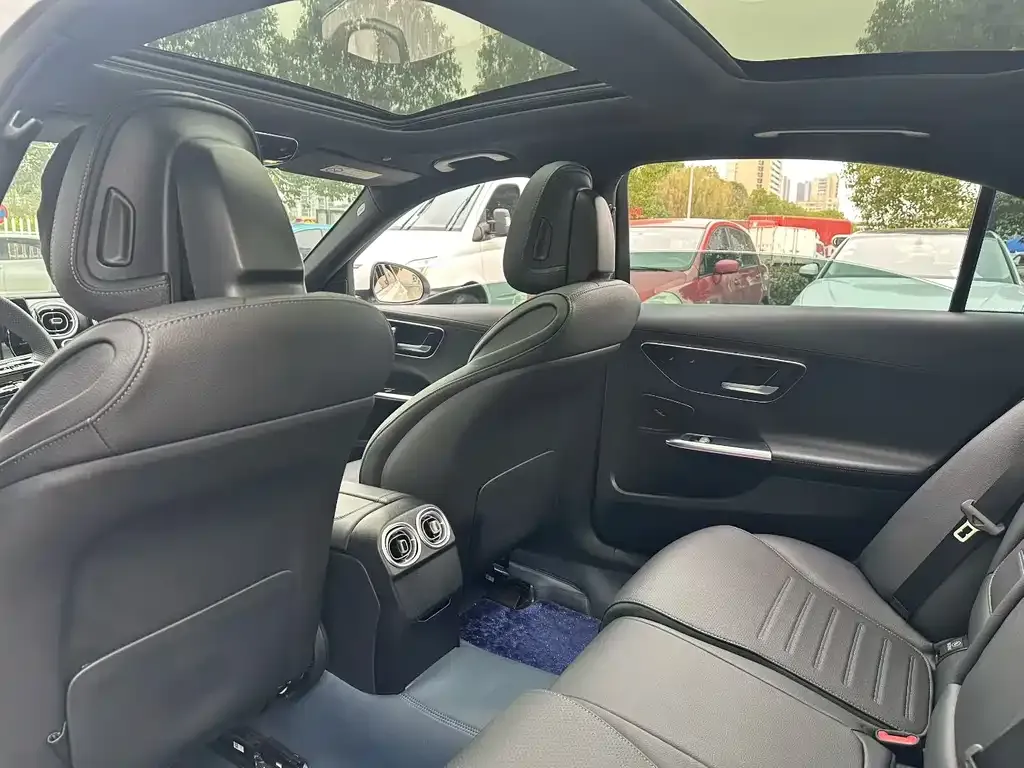 Mercedes-Benz C-Class 2023 из CN, фото 2