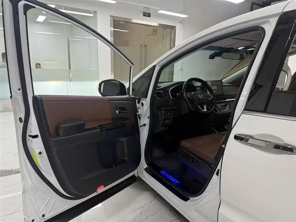 Honda Odyssey — фото 10