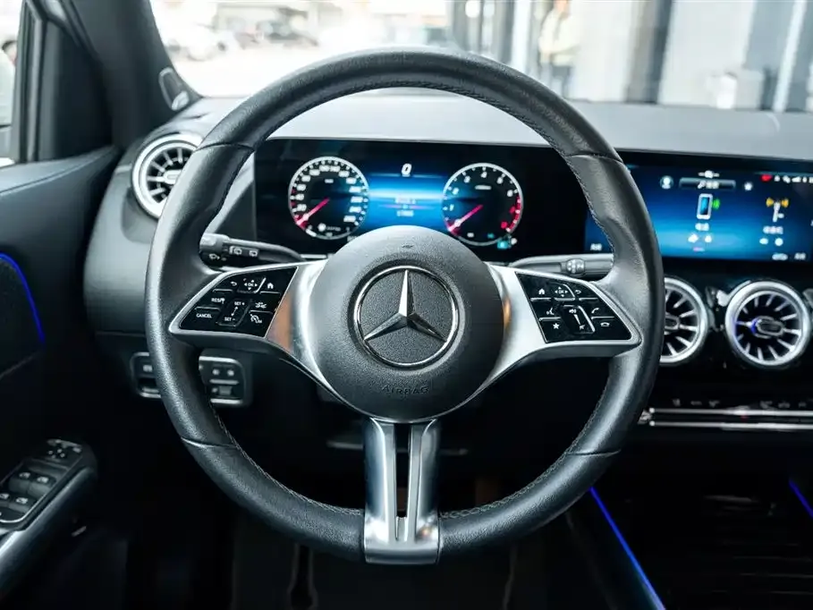 Mercedes-Benz GLA — фото 8