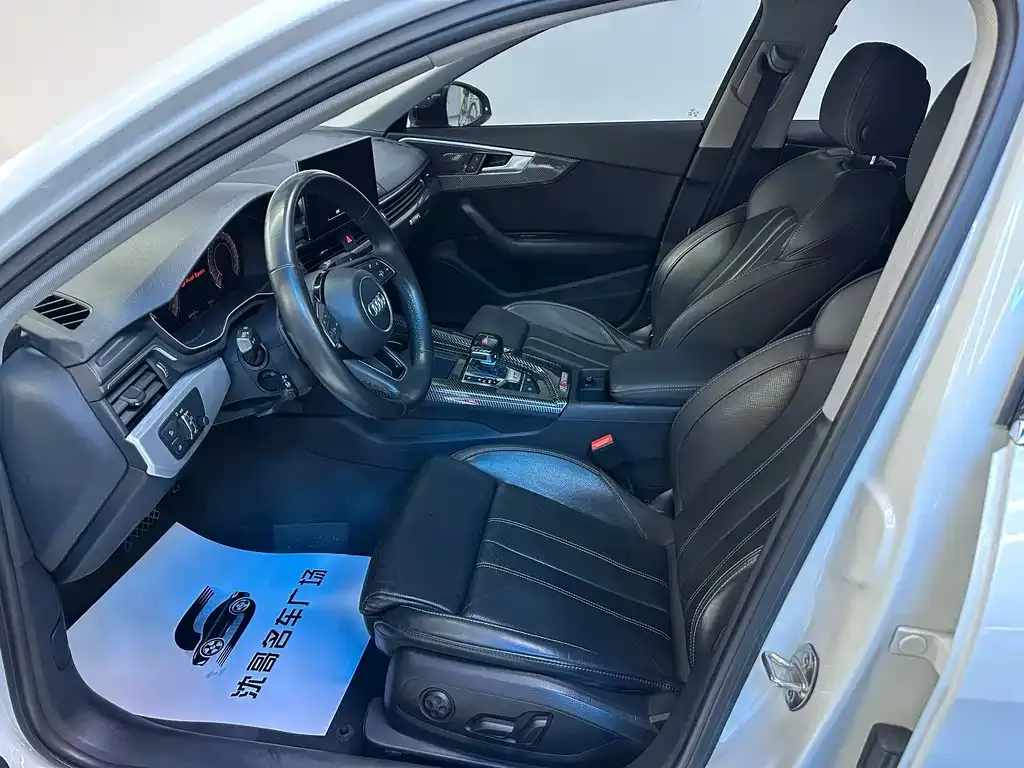 Audi A4L 2022 из CN, фото 2