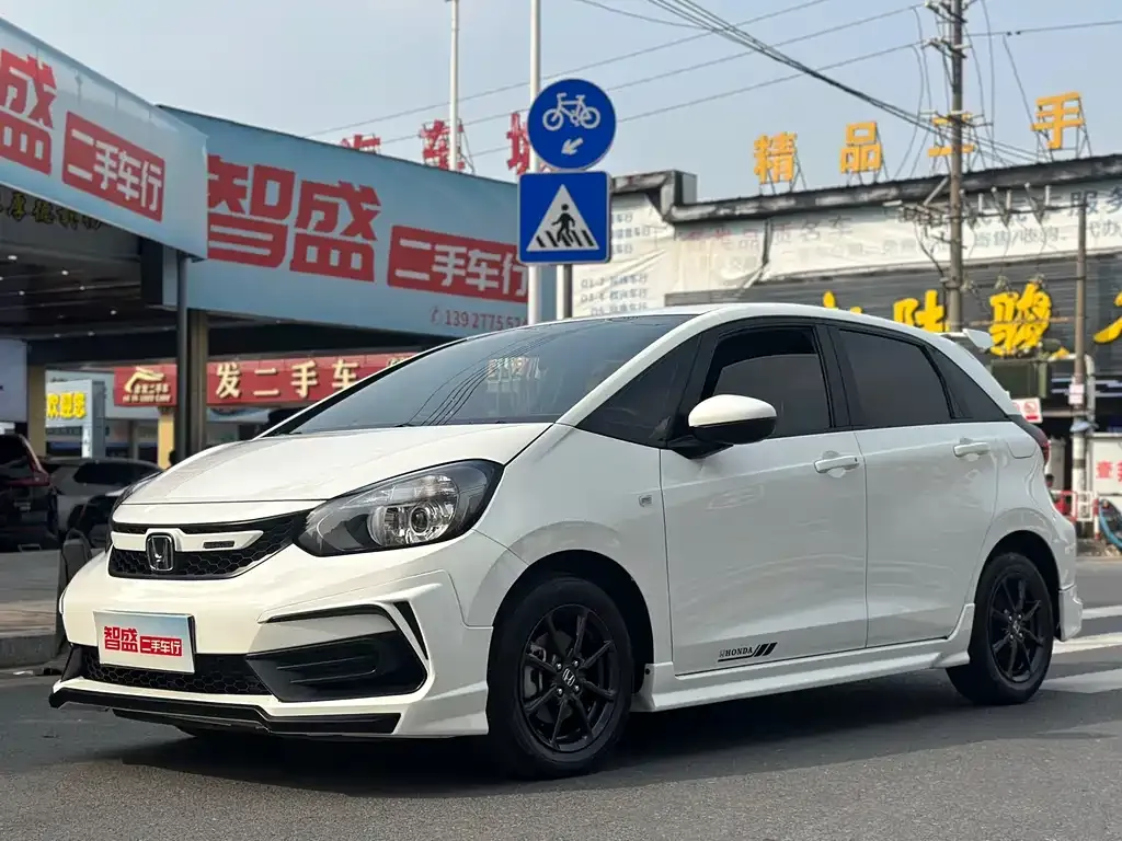 Honda Fit — фото 1
