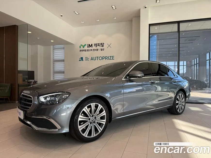 Mercedes-Benz E-Class — фото 1