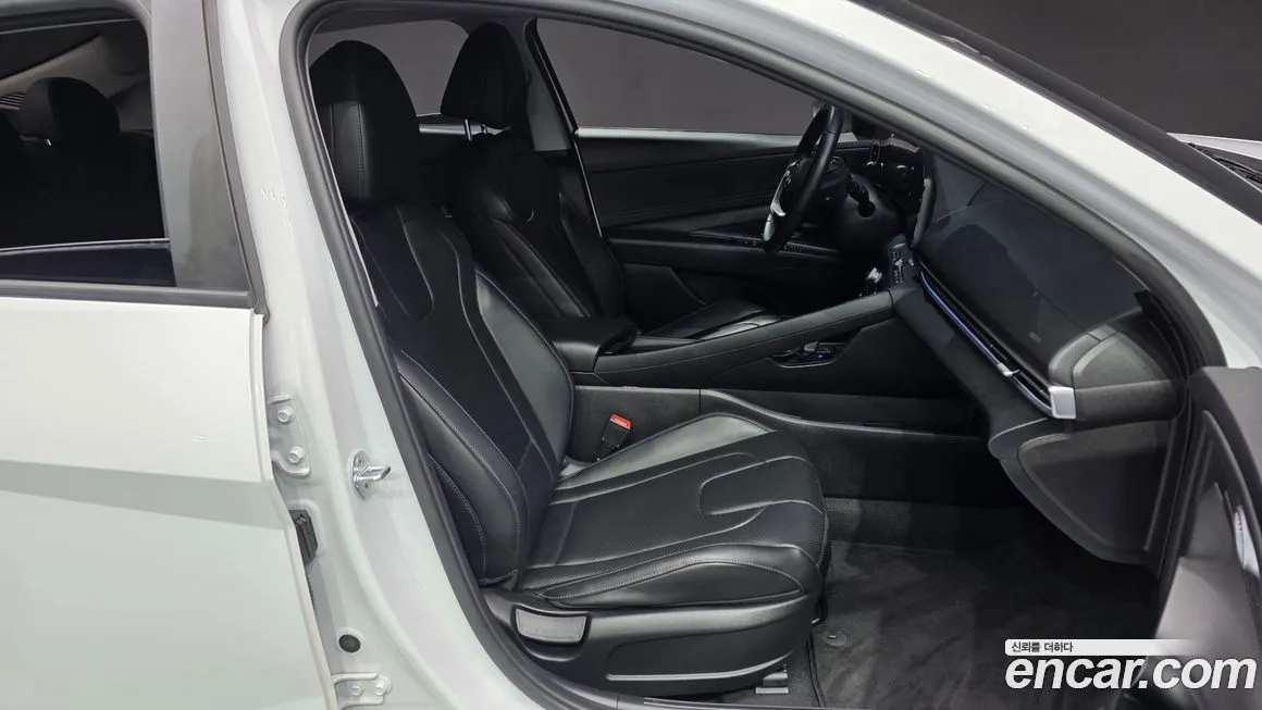 Hyundai AVANTE — фото 3