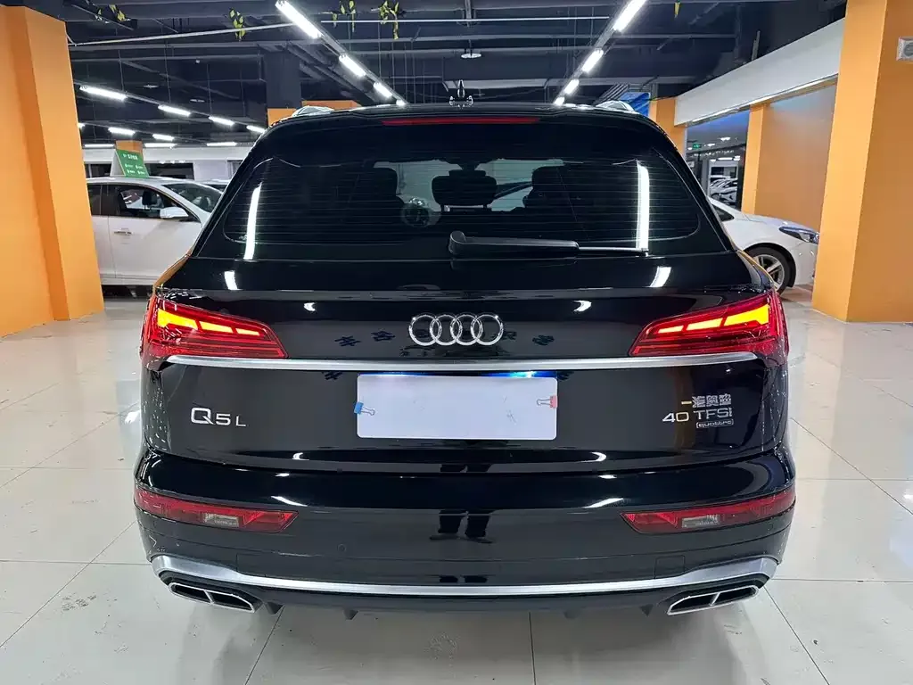 Audi Q5L — фото 2