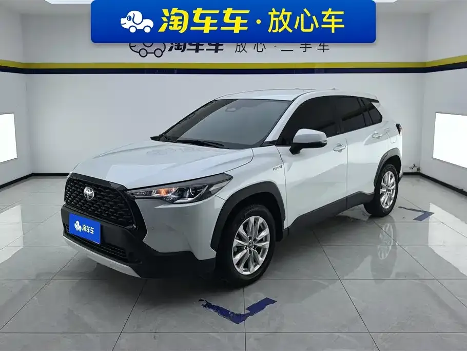 Toyota Corolla Cross — фото 1