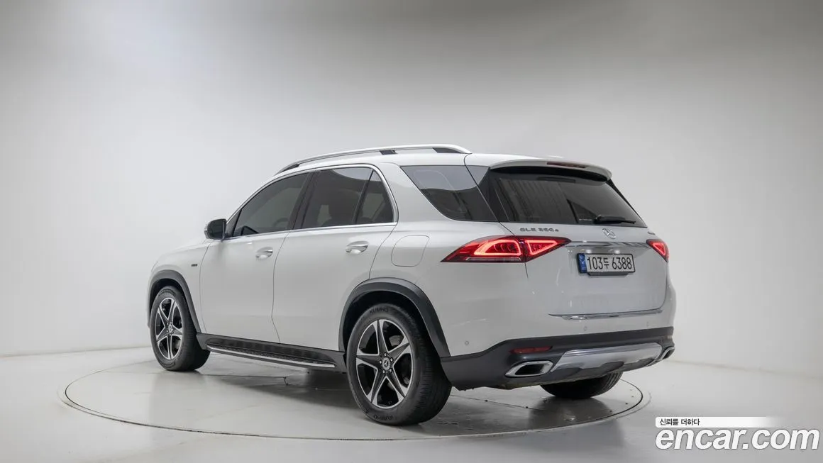 Mercedes-Benz GLE-Class — фото 10