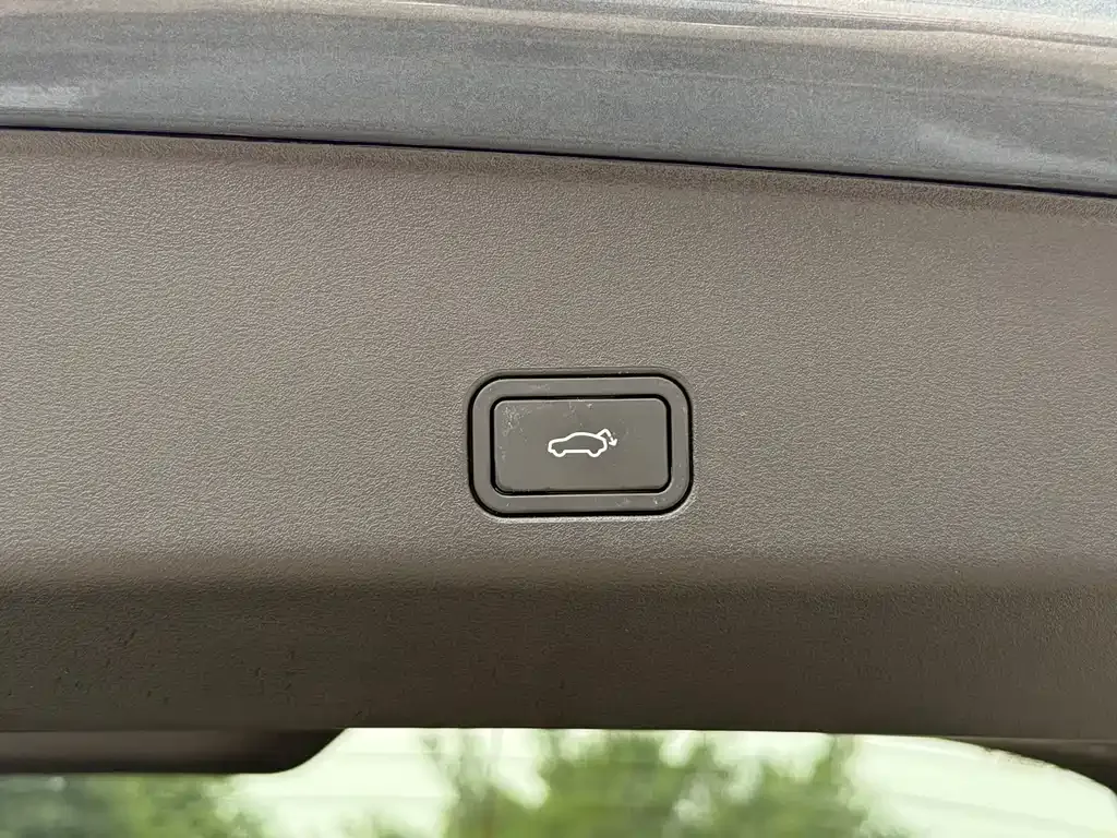 Geely Xingyue L 2024 из CN, фото 2