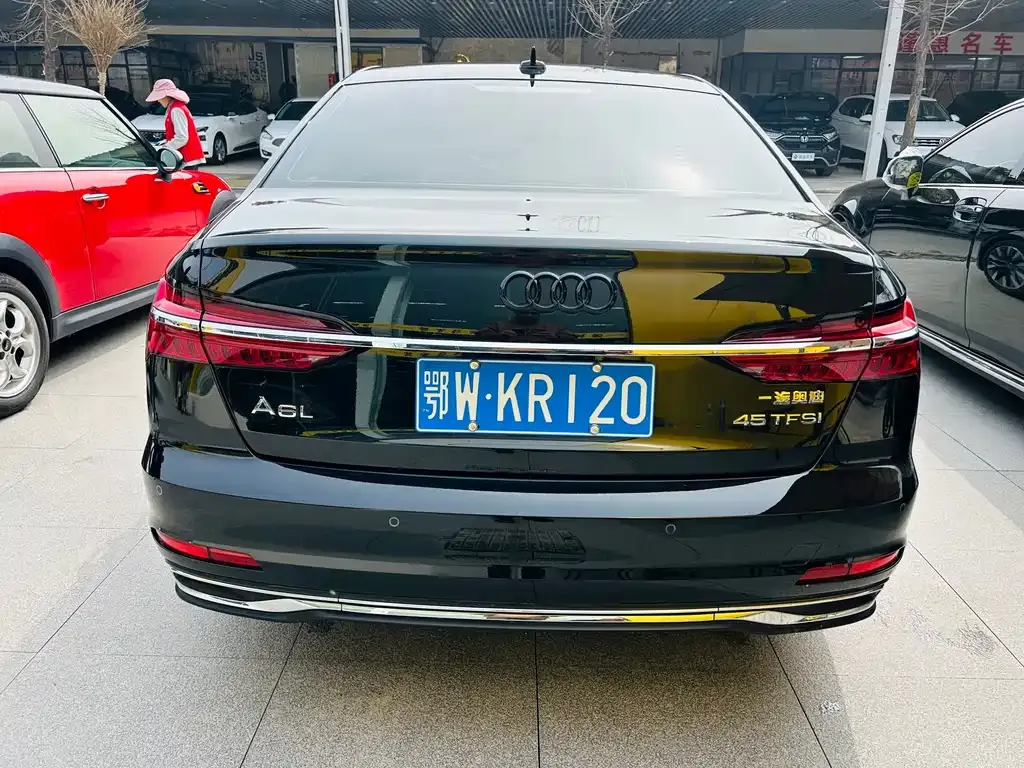 Audi A6L 2024 из CN, фото 6