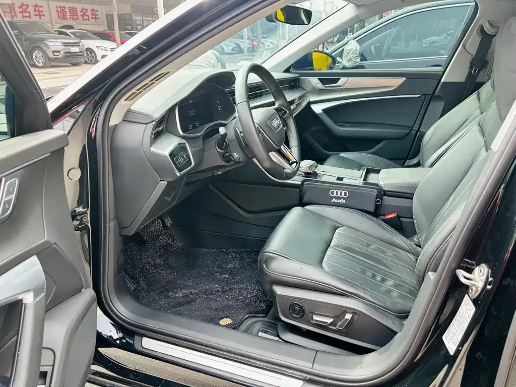 Audi A6L 2024 из CN, фото 4