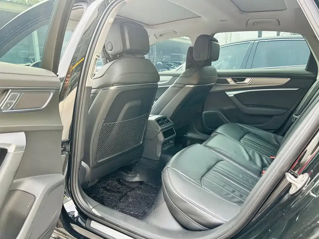 Audi A6L 2024 из CN, фото 10