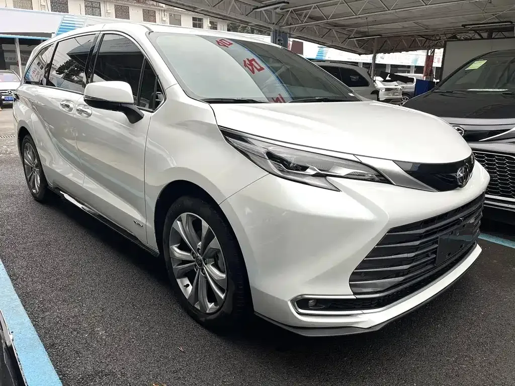 Toyota Sienna 2024 из CN, фото 10