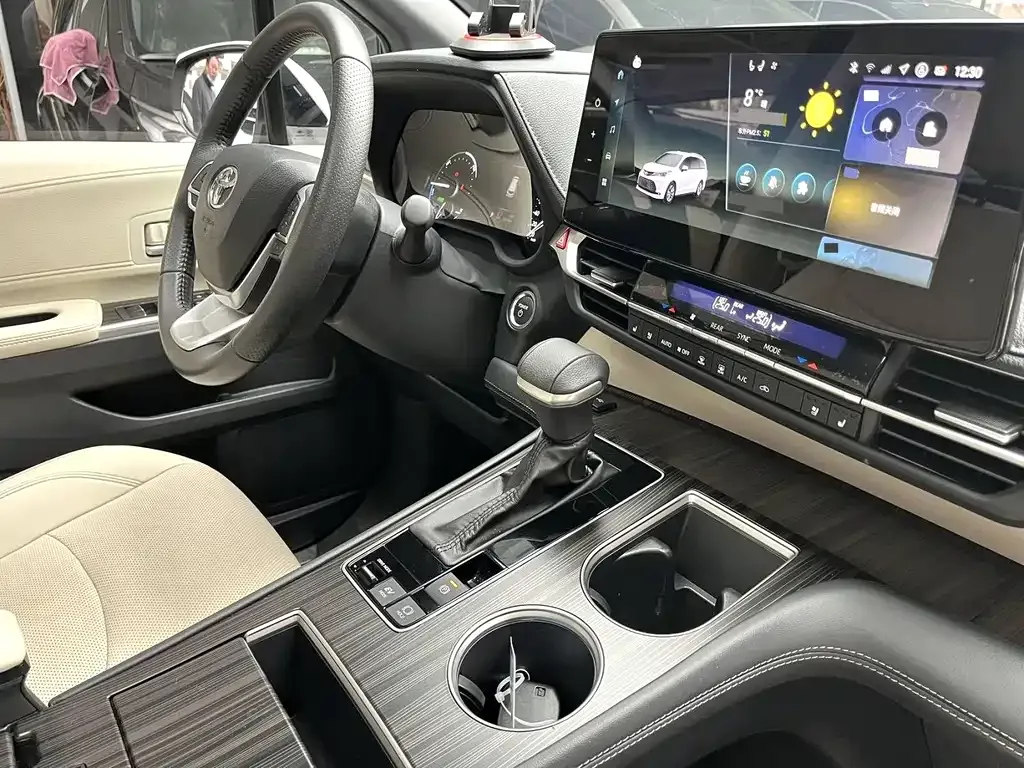 Toyota Sienna 2024 из CN, фото 8