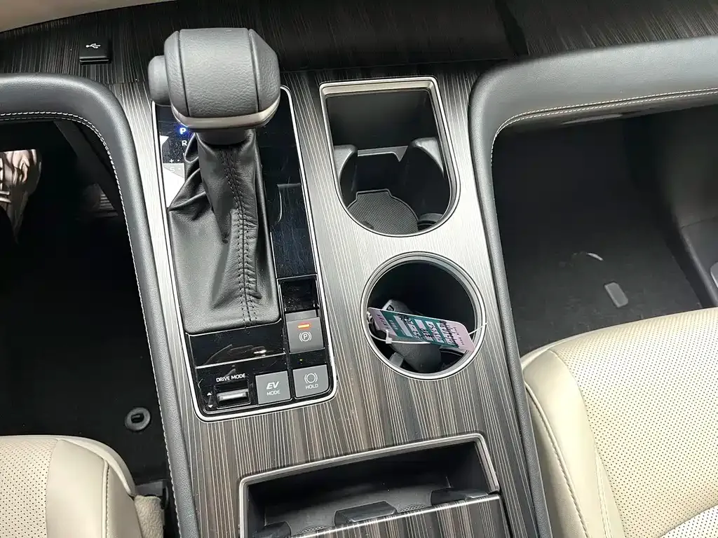 Toyota Sienna 2024 из CN, фото 6