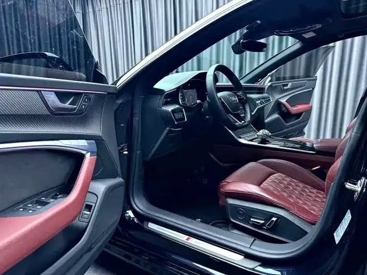 Audi A7L — фото 9