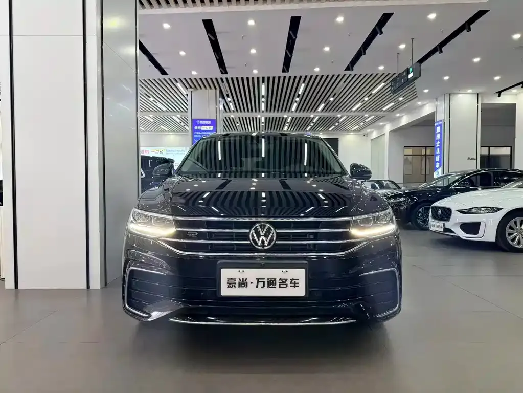 Volkswagen Tiguan L — фото 5