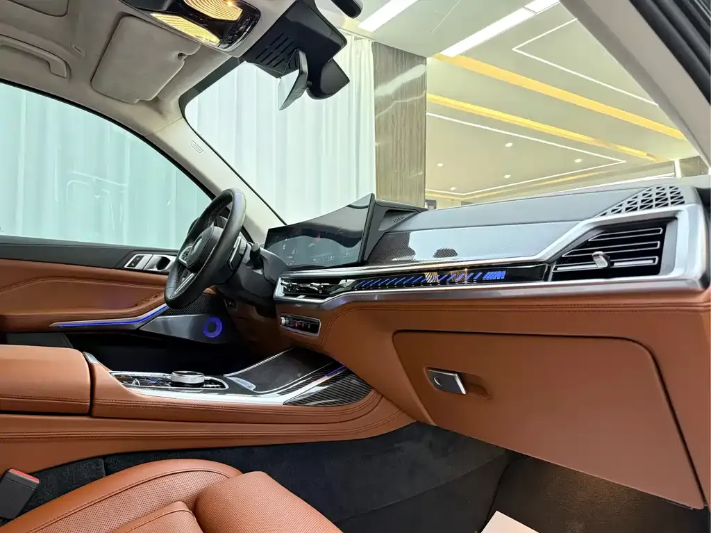 BMW X7 M60i 2025 из CN, фото 9