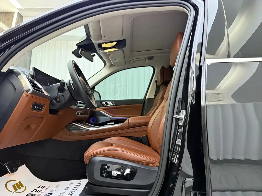 BMW X7 M60i 2025 из CN, фото 2