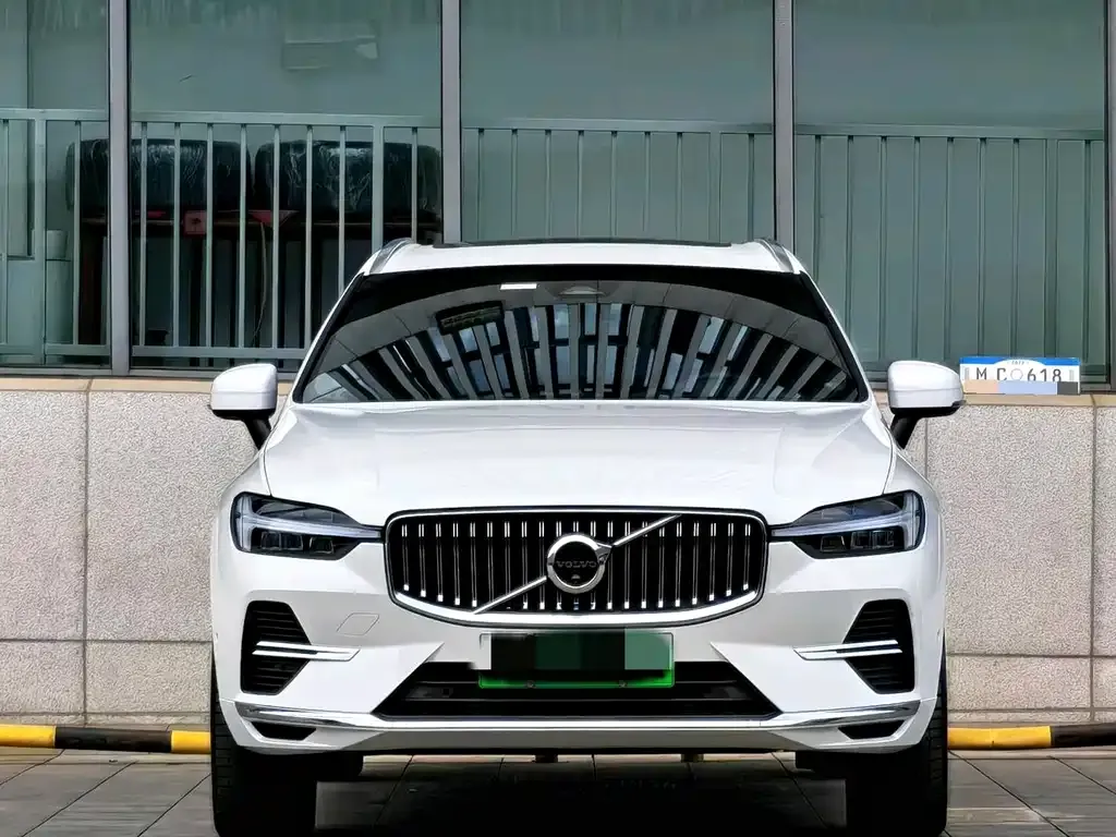 Volvo XC60 PHEV — фото 10